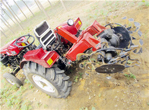 <b>大型開溝機(jī)</b>